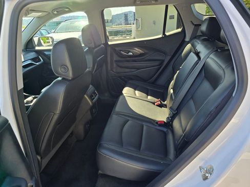 Used 2024 GMC Terrain SLT AWD/4WD image 16