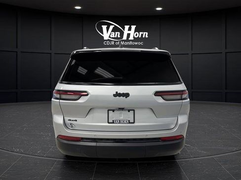 Used 2024 Jeep Grand Cherokee L Altitude image 13