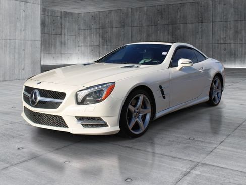 Used 2014 Mercedes-Benz SL 550 w/ Driver Assistance Package image 10