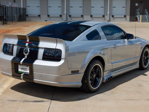 Used 2006 Ford Mustang GT Premium RWD image 14