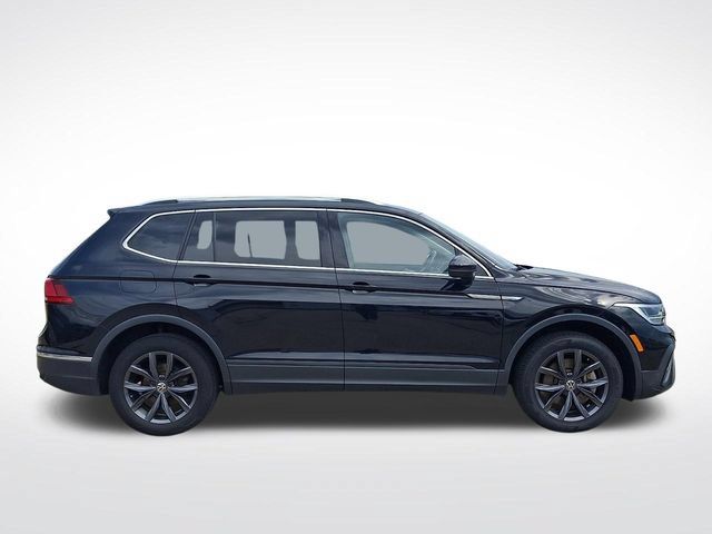 Used 2023 Volkswagen Tiguan SE FWD image 7