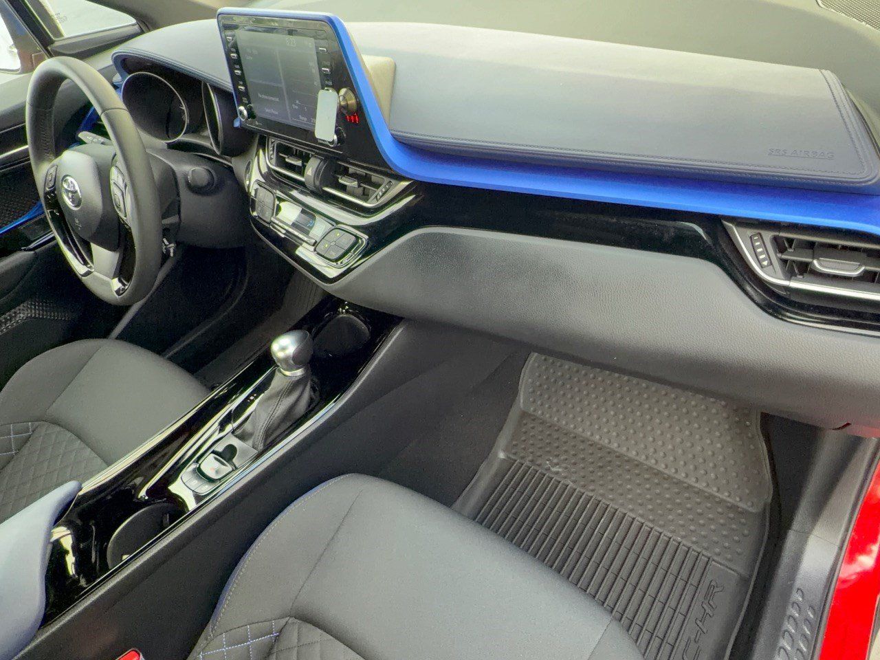 Used 2022 Toyota C-HR XLE FWD image 31