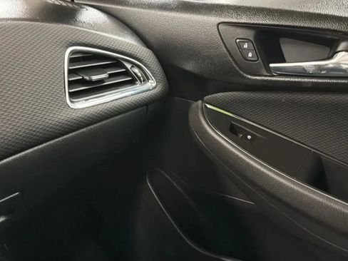 Used 2017 Chevrolet Cruze LS FWD image 16