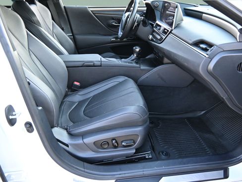 Used 2022 Lexus ES 350 F Sport w/ Accessory Package 2 FWD image 14