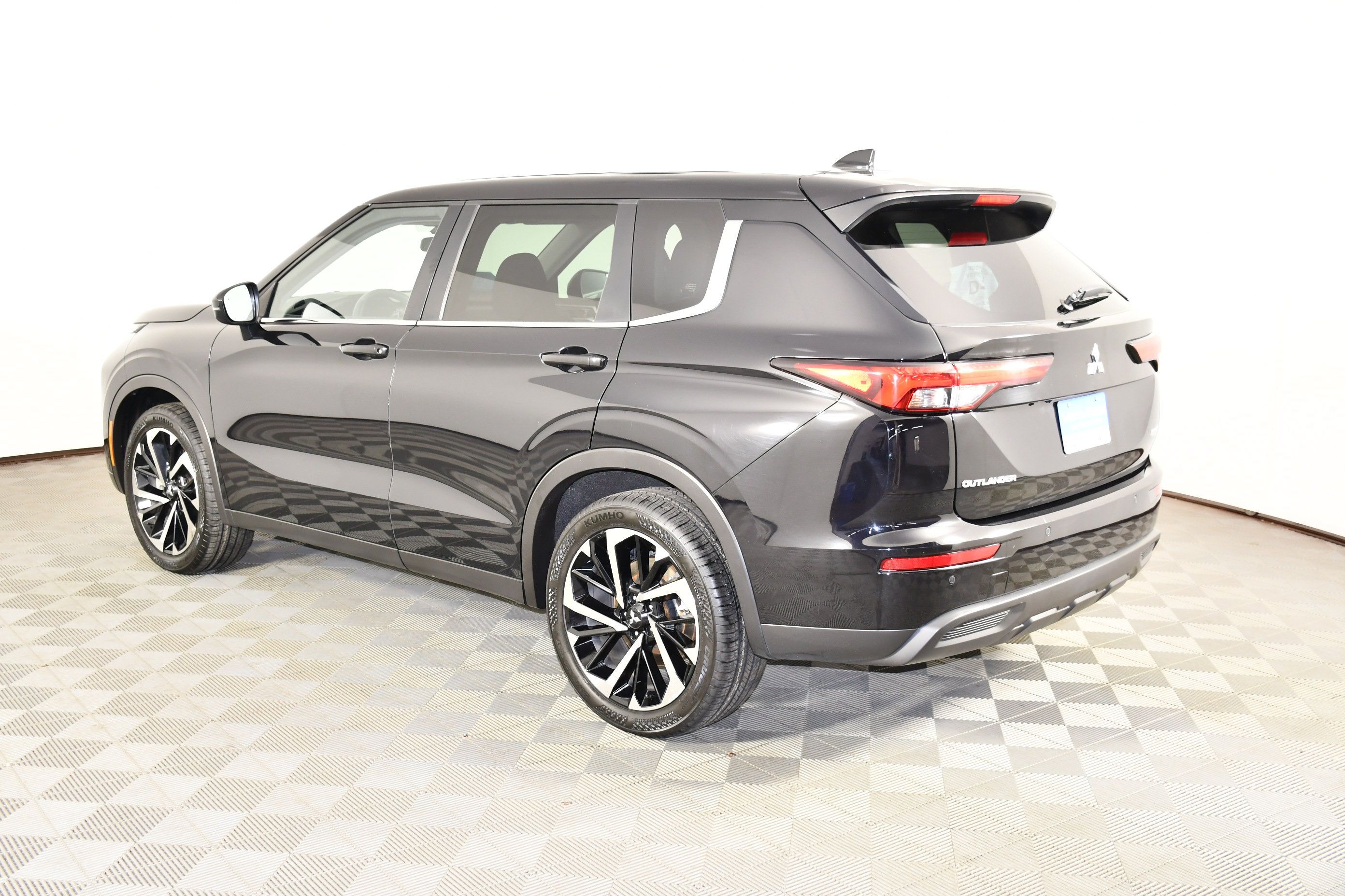 Used 2022 Mitsubishi Outlander ES AWD/4WD image 7