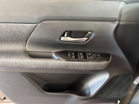 Used 2026 Nissan Kicks SV w/ Cold Weather Package FWD image 18