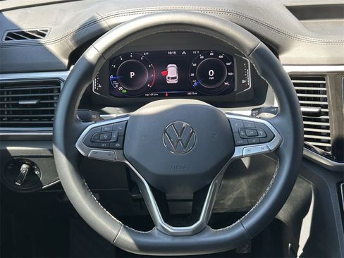 Used 2022 Volkswagen Atlas Cross Sport SE image 30