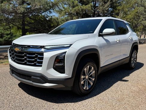 Used 2026 Chevrolet Equinox LT AWD/4WD image 1