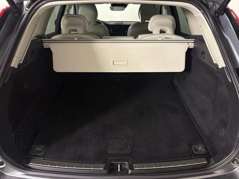 Used 2020 Volvo XC60 T5 Inscription image 36