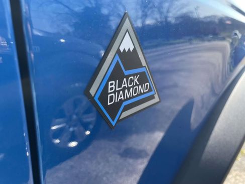 Certified 2024 Ford Bronco Black Diamond image 7