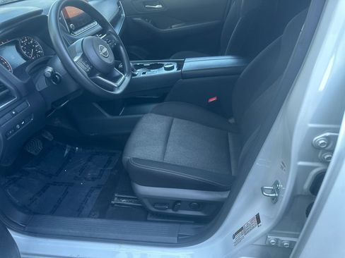 Used 2024 Nissan Rogue SV AWD/4WD image 11