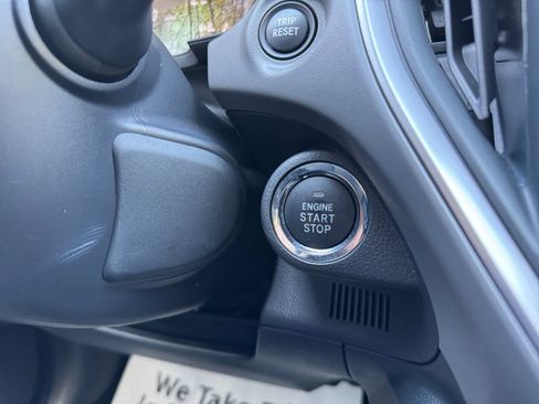 Used 2025 Subaru Crosstrek 2.0i Premium image 5