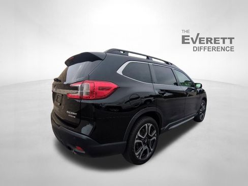 Used 2023 Subaru Ascent Limited w/ Technology Package AWD/4WD image 4