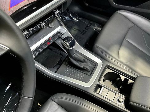 Certified 2024 Audi Q3 2.0T Premium w/ Convenience Package image 19