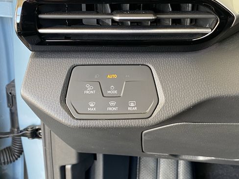 Used 2024 Volkswagen ID.4 Pro S AWD/4WD image 25