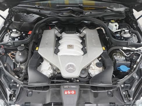 Used 2010 Mercedes-Benz E 63 AMG Sedan image 27