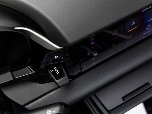 New 2026 Porsche Macan 4S Electric image 19