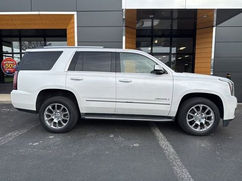 Used 2017 GMC Yukon Denali image 2