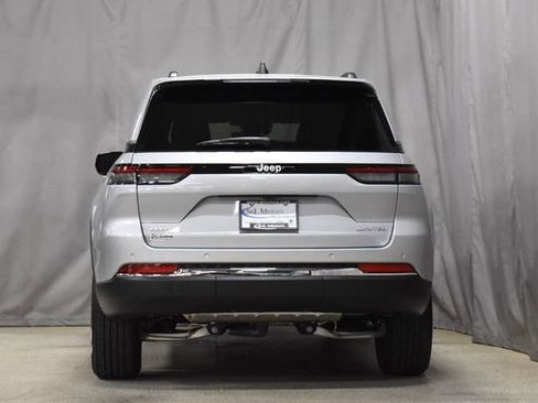 New 2025 Jeep Grand Cherokee Limited image 8