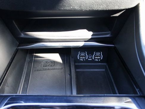 Used 2023 Chrysler Pacifica Limited w/ S Appearance Package image 21