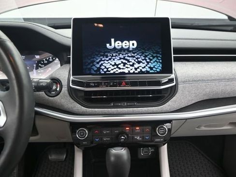 Used 2022 Jeep Compass Latitude w/ Convenience Group FWD image 7