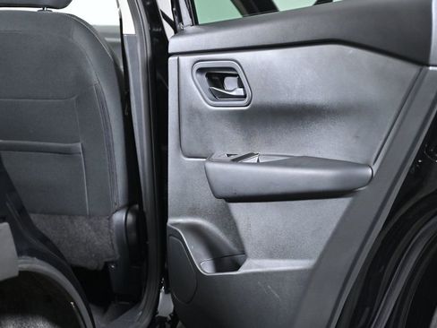 Certified 2025 Nissan Rogue S image 30