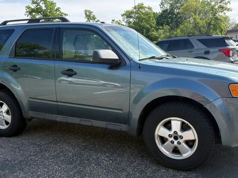 Used 2011 Ford Escape XLT w/ Class II Trailer Tow Pkg AWD/4WD image 12