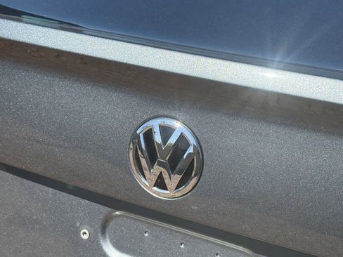 Used 2019 Volkswagen Jetta R-Line w/ R-Line Cold Weather Package image 9