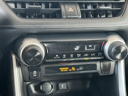 Certified 2021 Toyota RAV4 LE image 20