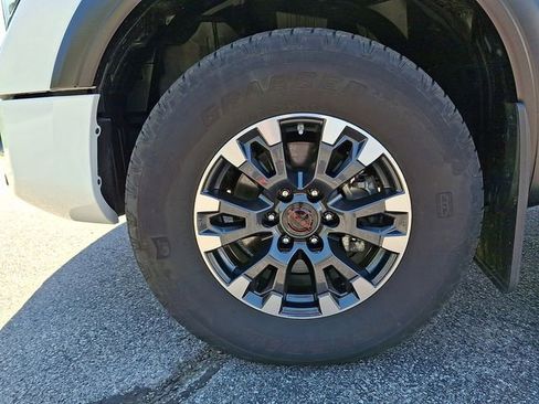 Used 2024 Nissan Titan PRO-4X w/ Pro-4x Convenience Package AWD/4WD image 28