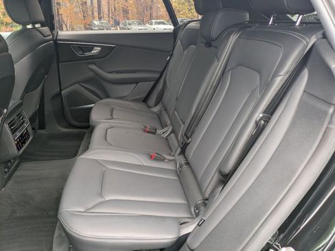 Used 2025 Audi Q8 Prestige w/ Prestige Package image 26