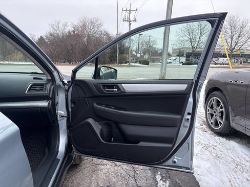 Used 2017 Subaru Outback 2.5i Premium image 31