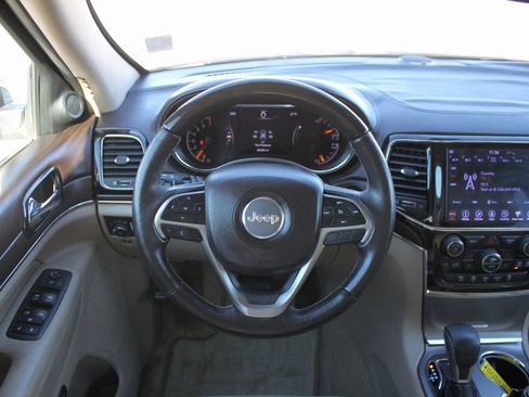 Used 2019 Jeep Grand Cherokee Overland image 10