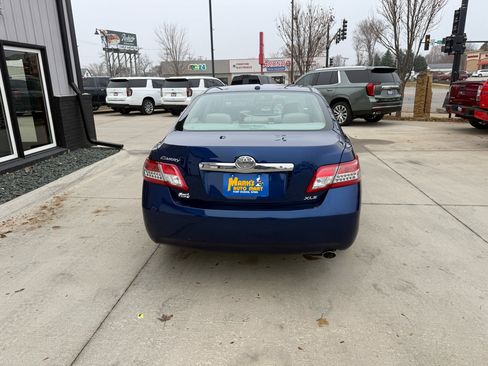 Used 2010 Toyota Camry image 5