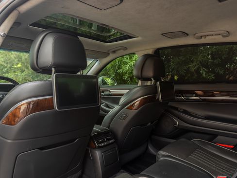 Used 2018 Genesis G90 5.0 Ultimate RWD image 67