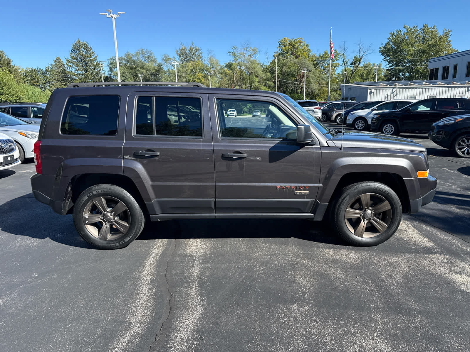 Used 2016 Jeep Patriot 75th Anniversary w/ Power Value Group AWD/4WD image 2