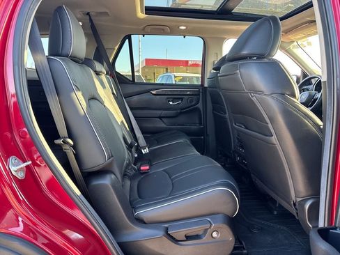 Used 2025 Honda Pilot Elite image 14