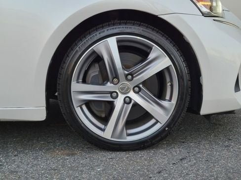 Used 2018 Lexus IS 300 AWD image 13