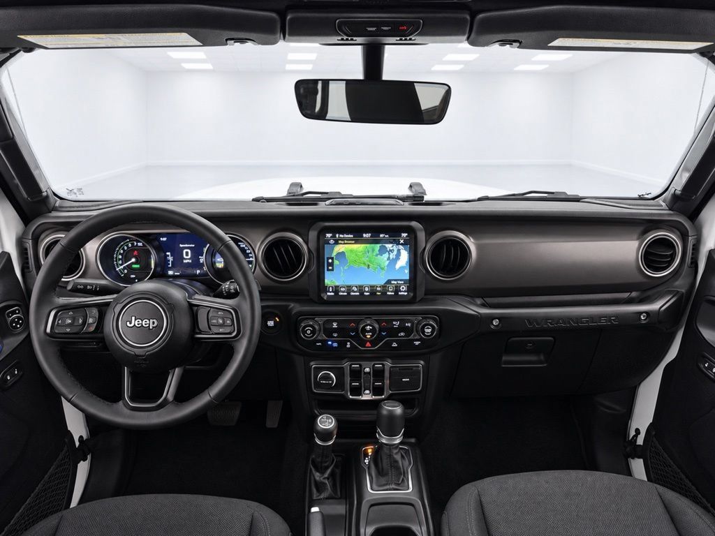 Used 2023 Jeep Wrangler Unlimited w/ 8.4" Radio Group AWD/4WD image 21