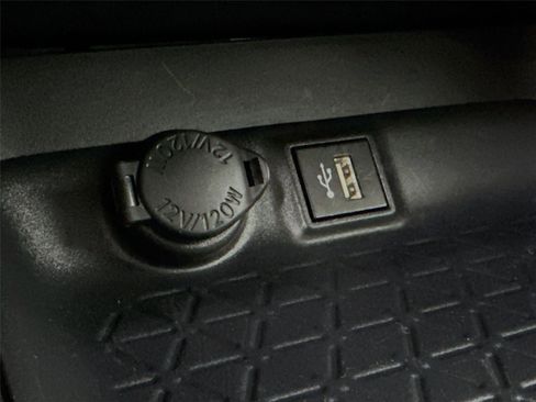 Certified 2025 Toyota RAV4 XLE image 30