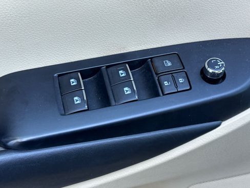 Used 2019 Toyota Highlander Limited Platinum AWD/4WD image 12