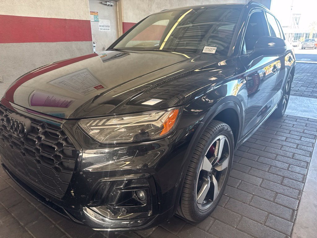 Used 2024 Audi Q5 2.0T Prestige w/ Prestige Package AWD/4WD image 1