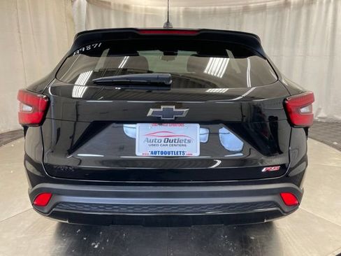 Used 2024 Chevrolet Trax RS FWD image 6