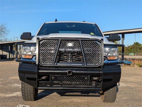 Used 2022 RAM 2500 Tradesman w/ Chrome Appearance Group image 9