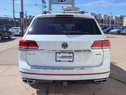 Used 2022 Volkswagen Atlas SEL Premium image 4