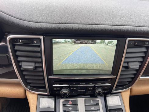 Used 2013 Porsche Panamera 4 Platinum Edition image 35
