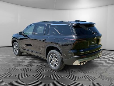 New 2026 Chevrolet Traverse LT w/ Driver Confidence Package AWD/4WD image 3