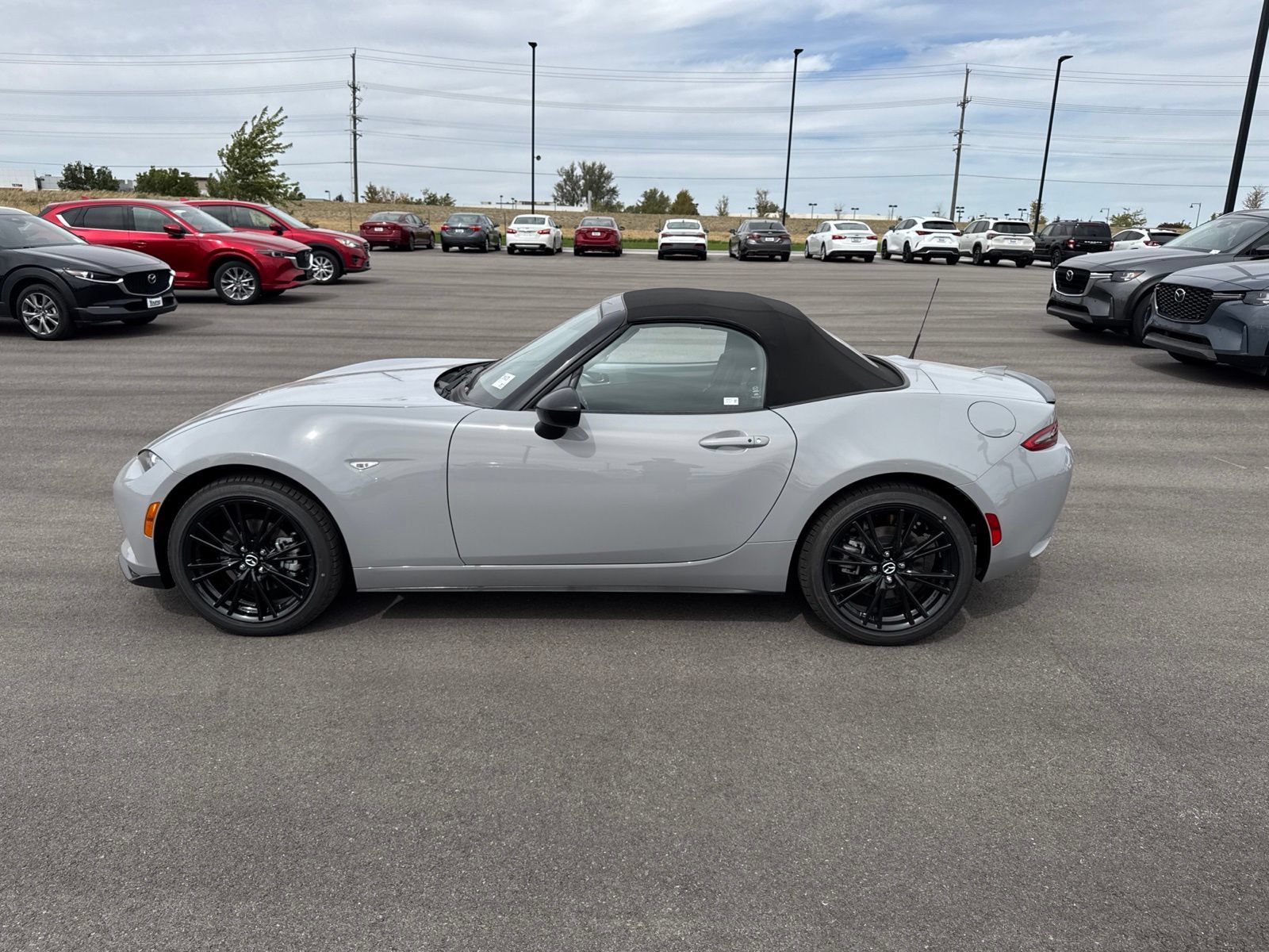 New 2026 MAZDA MX-5 Miata Club w/ Interior Package RWD image 4