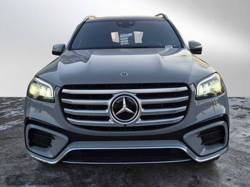 Used 2025 Mercedes-Benz GLS 580 4MATIC image 8