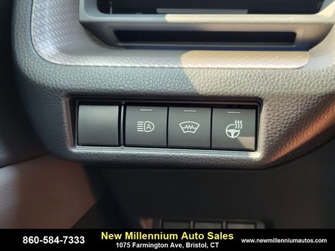 Used 2024 Toyota Prius XLE image 25